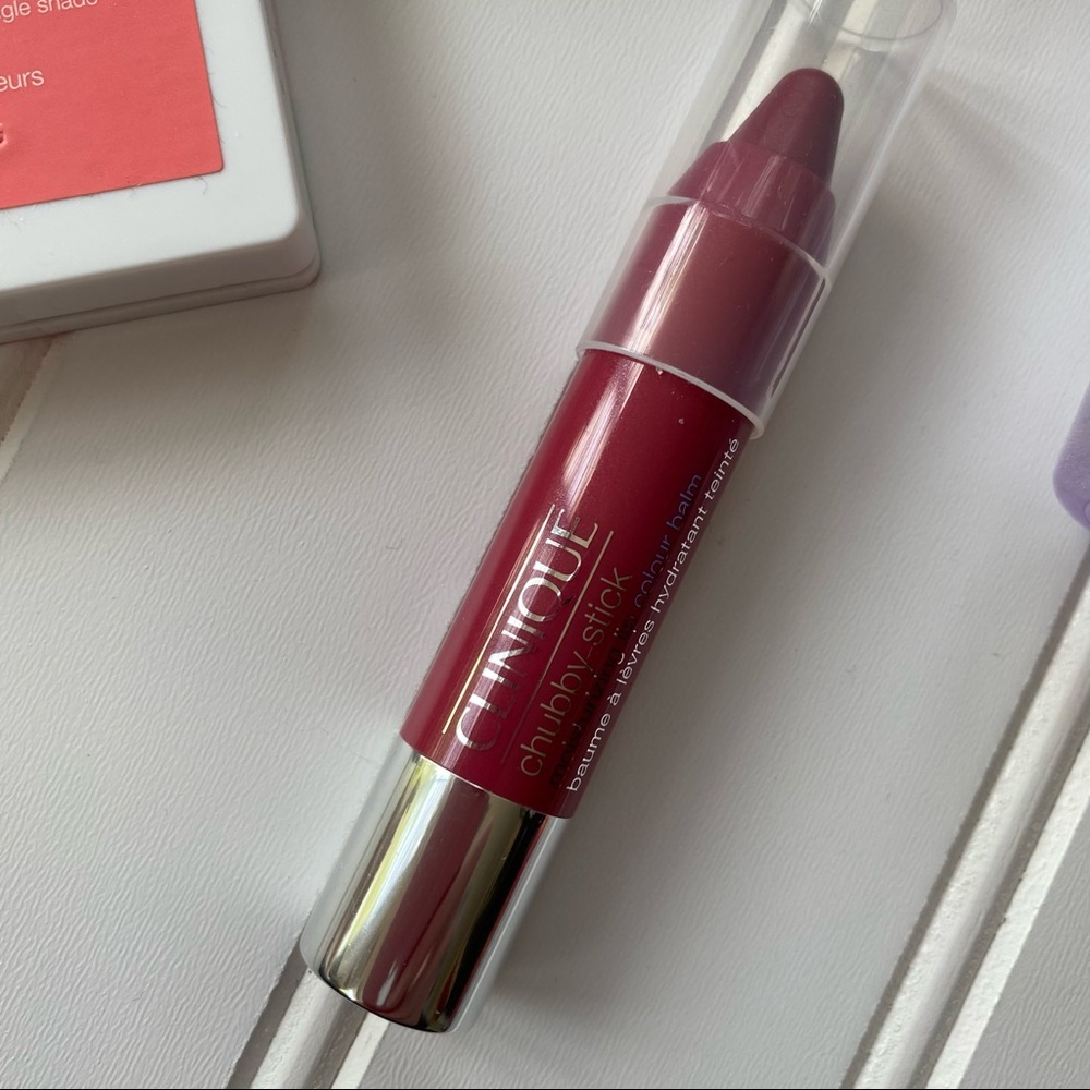 Clinique cosmetics bag and products - all new - Picture 7 of 9